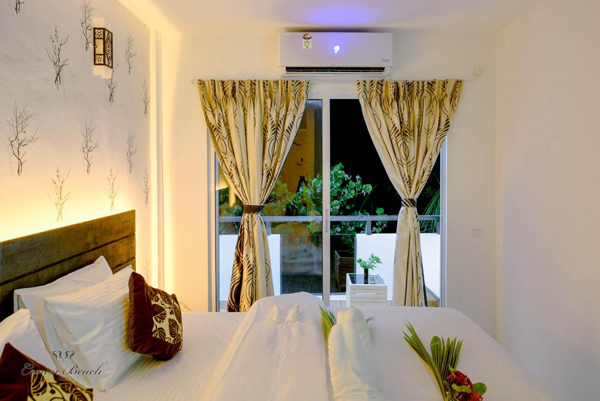 Crown Beach Villas -Private Beach Dhiffushi Exterior foto